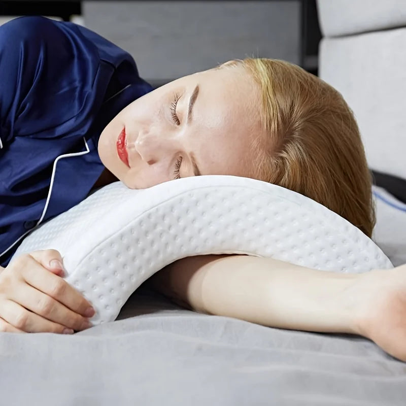 Arched Memory Foam Cuddle Pillow | Welloam